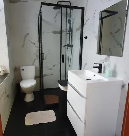 Palac Pod Bocianim Gniazdem Hostel Runowo (Pomerania)