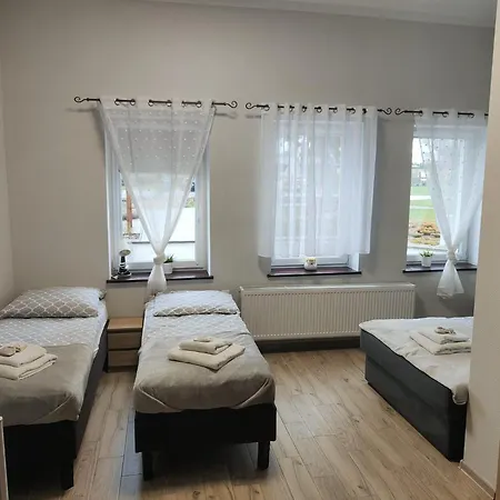 Pałac Pod Bocianim Gniazdem Runowo (Pomerania)