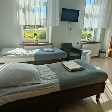 Pałac Pod Bocianim Gniazdem Hostel *