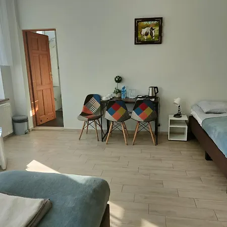 Pałac Pod Bocianim Gniazdem Runowo (Pomerania)