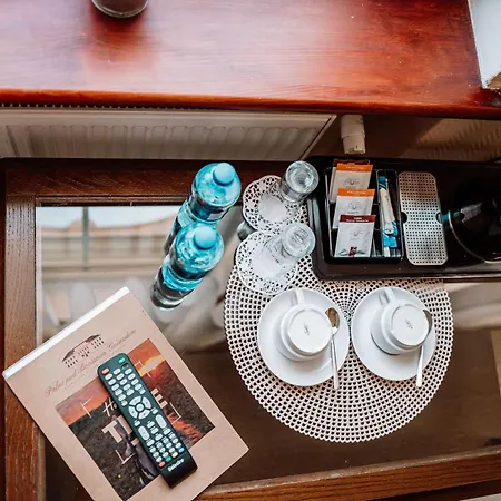 Hostel Pałac Pod Bocianim Gniazdem *