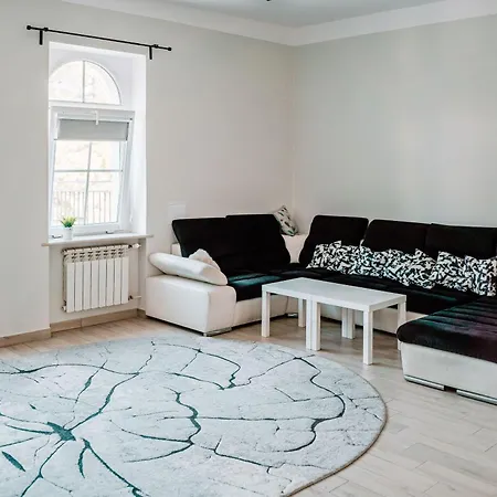 Pałac Pod Bocianim Gniazdem Hostel *