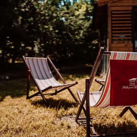 Hostel Pałac Pod Bocianim Gniazdem Runowo (Pomerania)