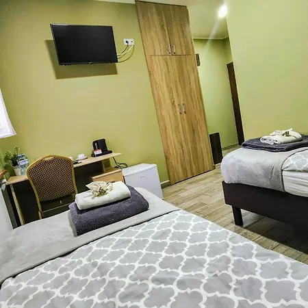 Pałac Pod Bocianim Gniazdem Hostel Runowo (Pomerania)