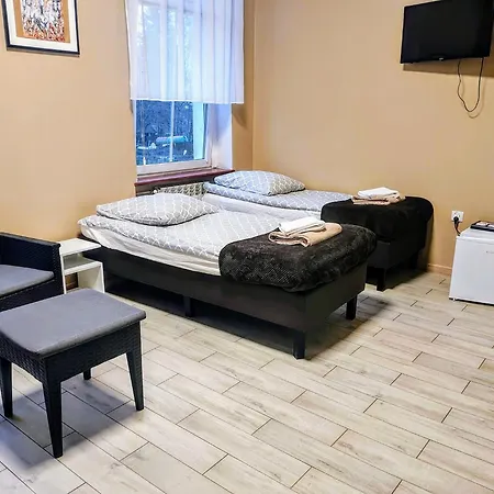 Pałac Pod Bocianim Gniazdem Hostel *