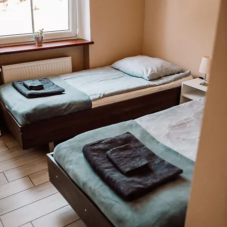 Pałac Pod Bocianim Gniazdem Hostel Runowo (Pomerania)
