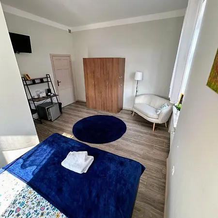 Pałac Pod Bocianim Gniazdem Hostel *