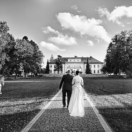 Palac Pod Bocianim Gniazdem * Runowo (Pomerania)