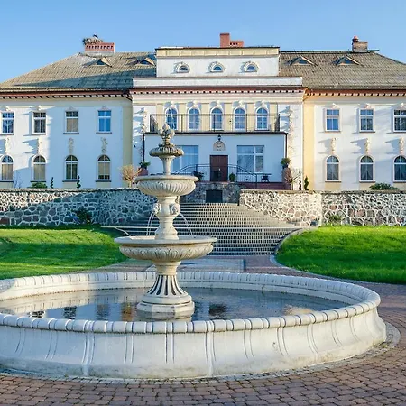 Pałac Pod Bocianim Gniazdem Hostel *