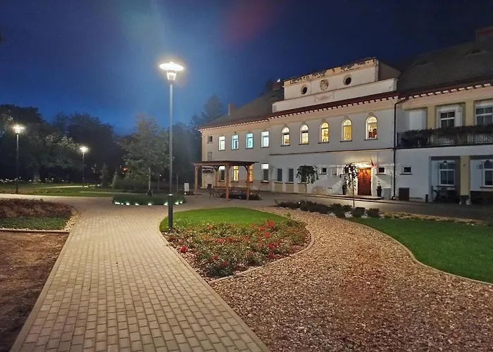 Palac Pod Bocianim Gniazdem 旅馆