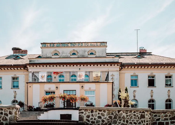 Palac Pod Bocianim Gniazdem 旅馆 *