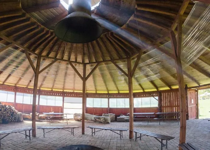 Palac Pod Bocianim Gniazdem Runowo (Pomerania)